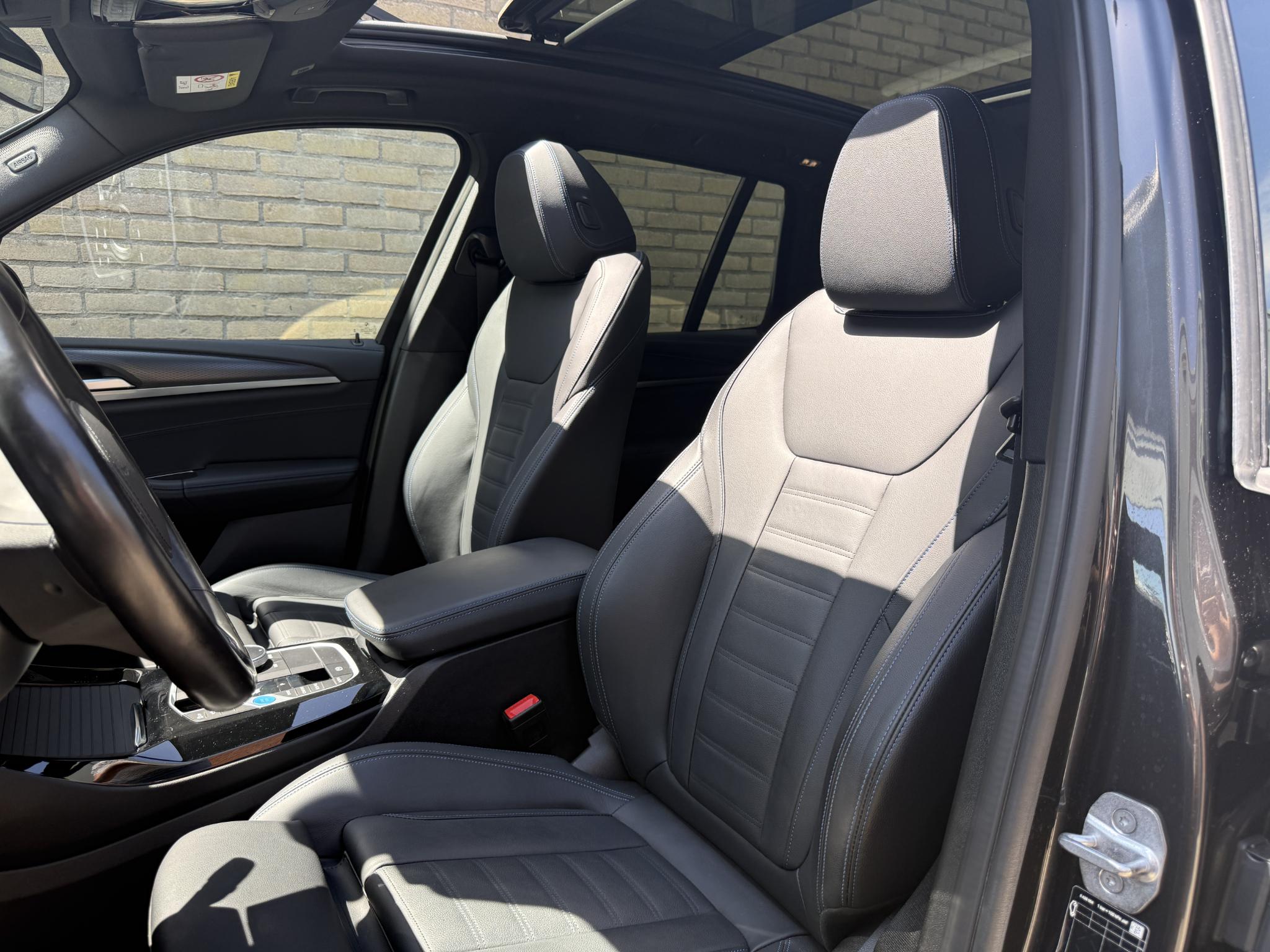 Foto van BMW Ix3