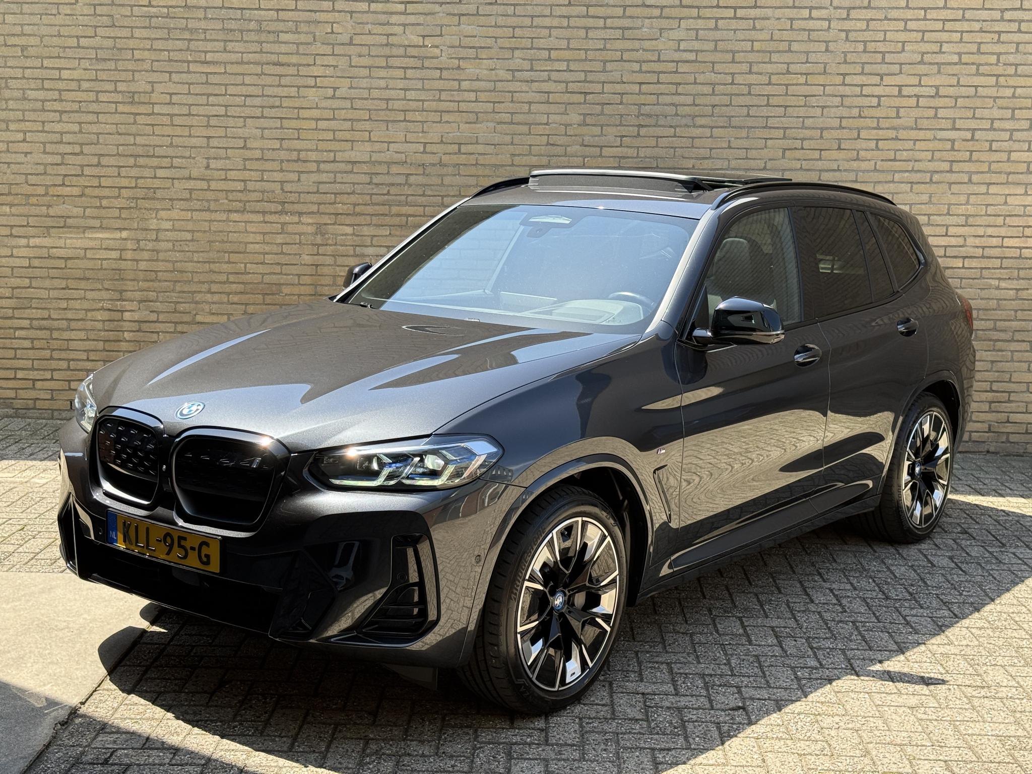 Foto van BMW Ix3