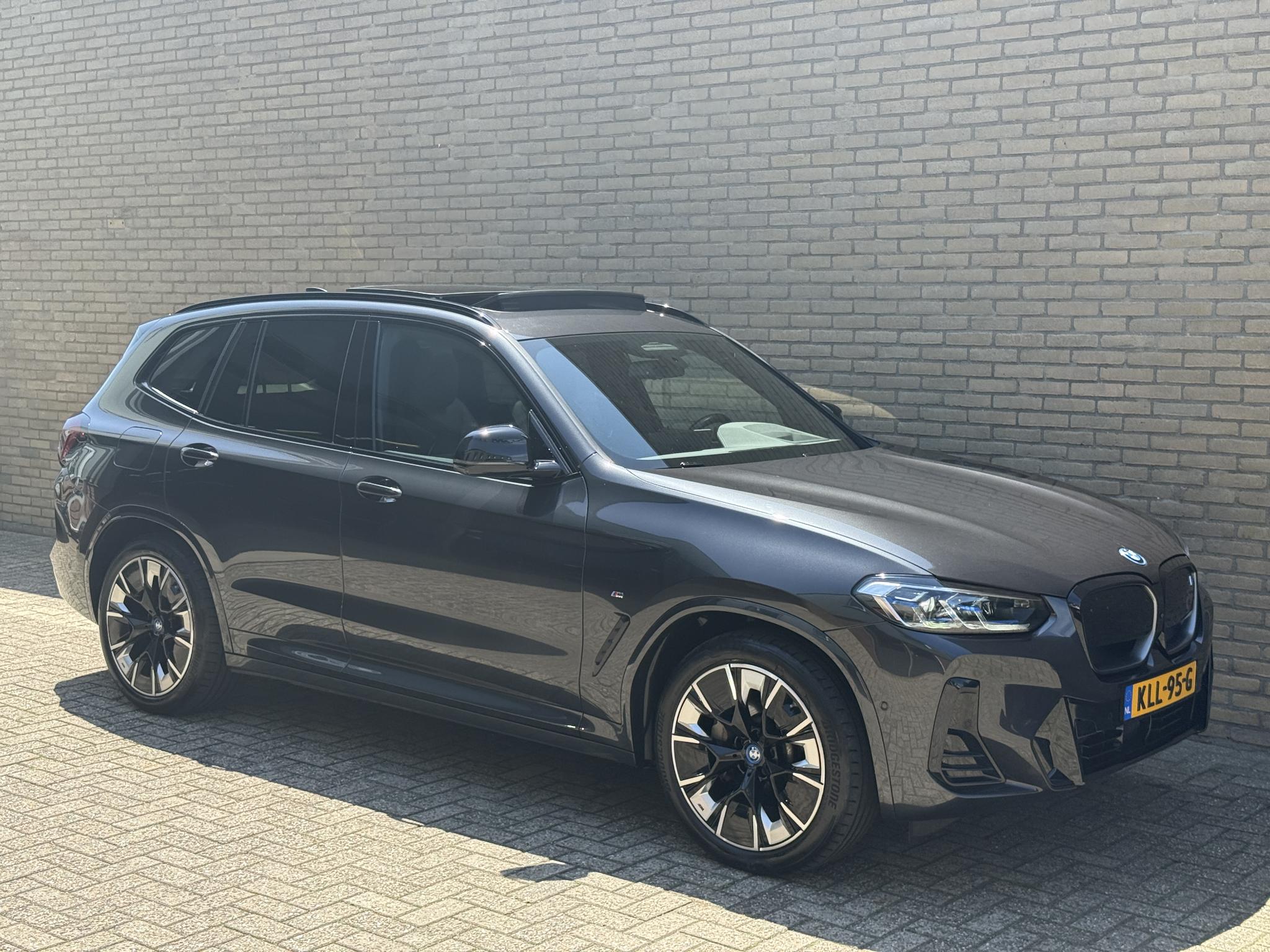 Foto van BMW Ix3