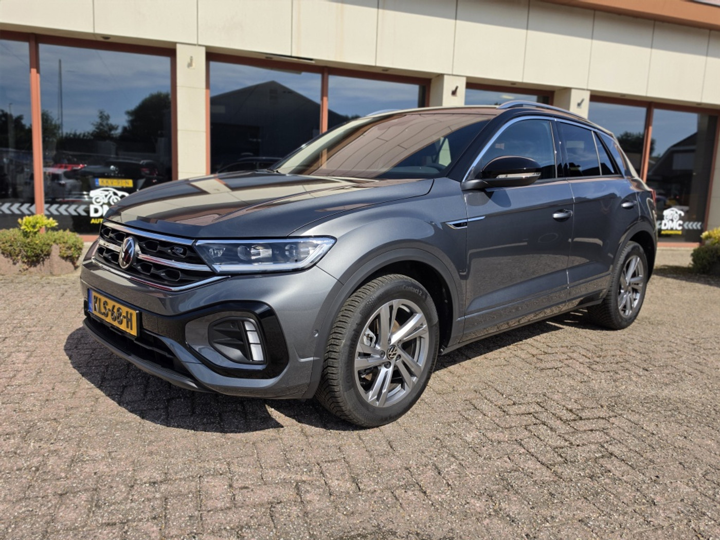 Volkswagen T-roc 1.5 TSI R-Line | Virtuel | Clima | Navi | parkassist | IQ Light 2025 - voorkant