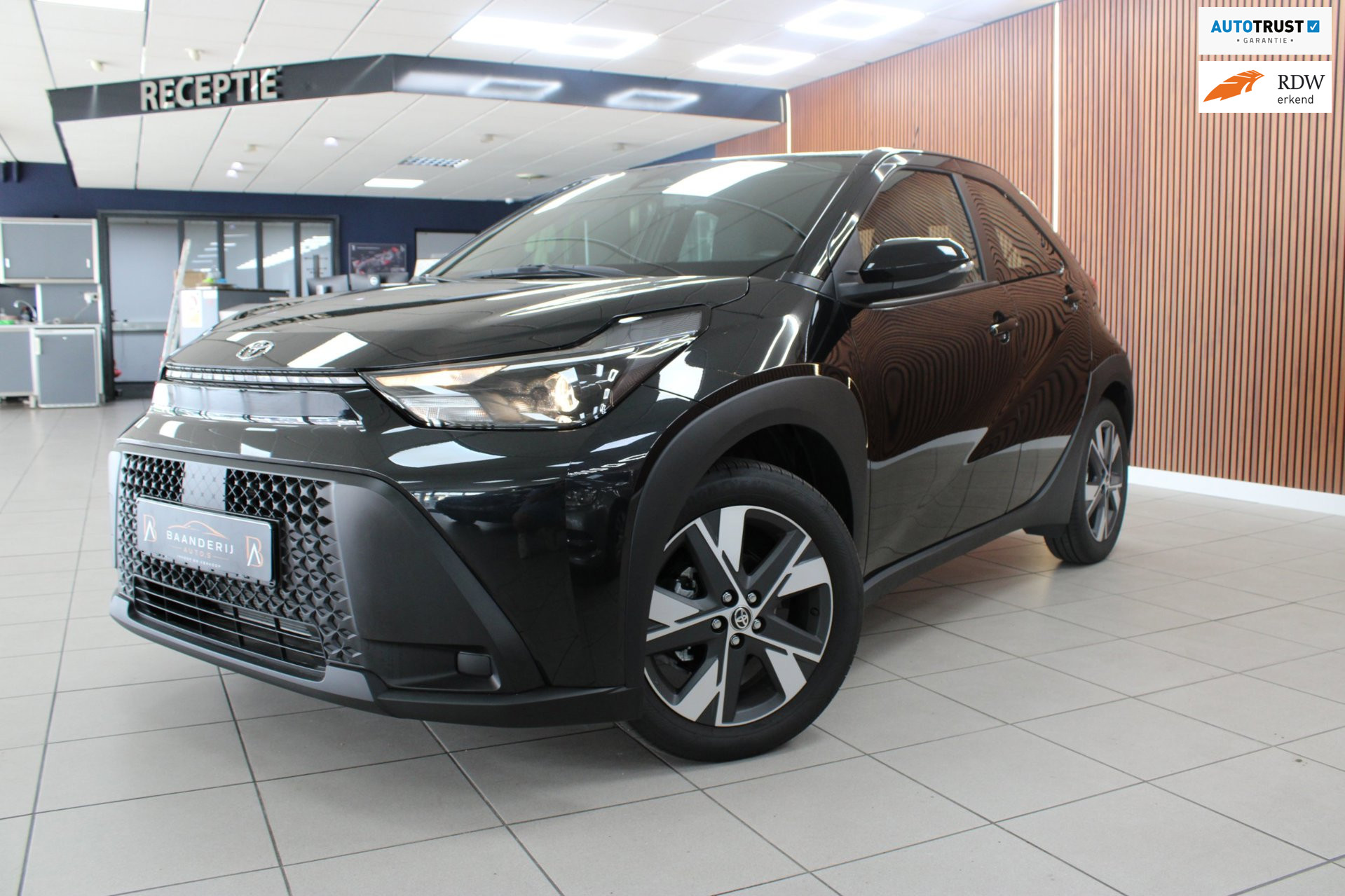 Toyota Aygo X Hybrid 115 pulse | Airco | Adaptieve cruise control | Carplay | Achteruitrijcamera | Stoelverwamring 2026 - voorkant
