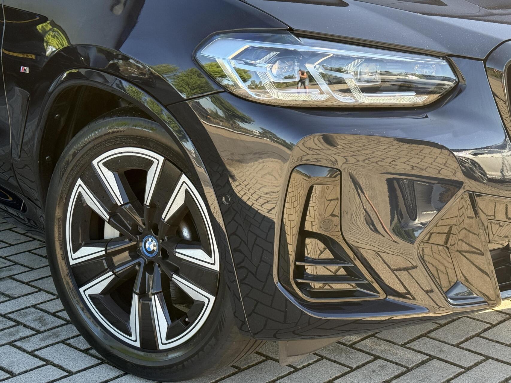 Foto van BMW Ix3