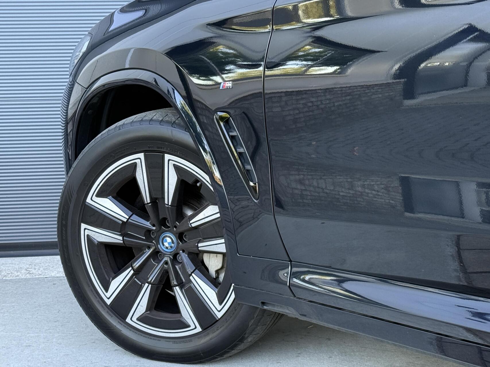 Foto van BMW Ix3