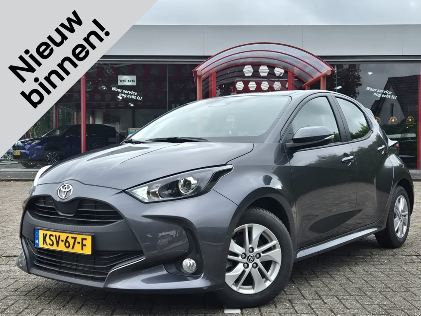 Toyota Toyota Yaris 1.5 Hybrid Automaat 115 Business Plus | Stoel- en stuurverwarming 2025 - voorkant