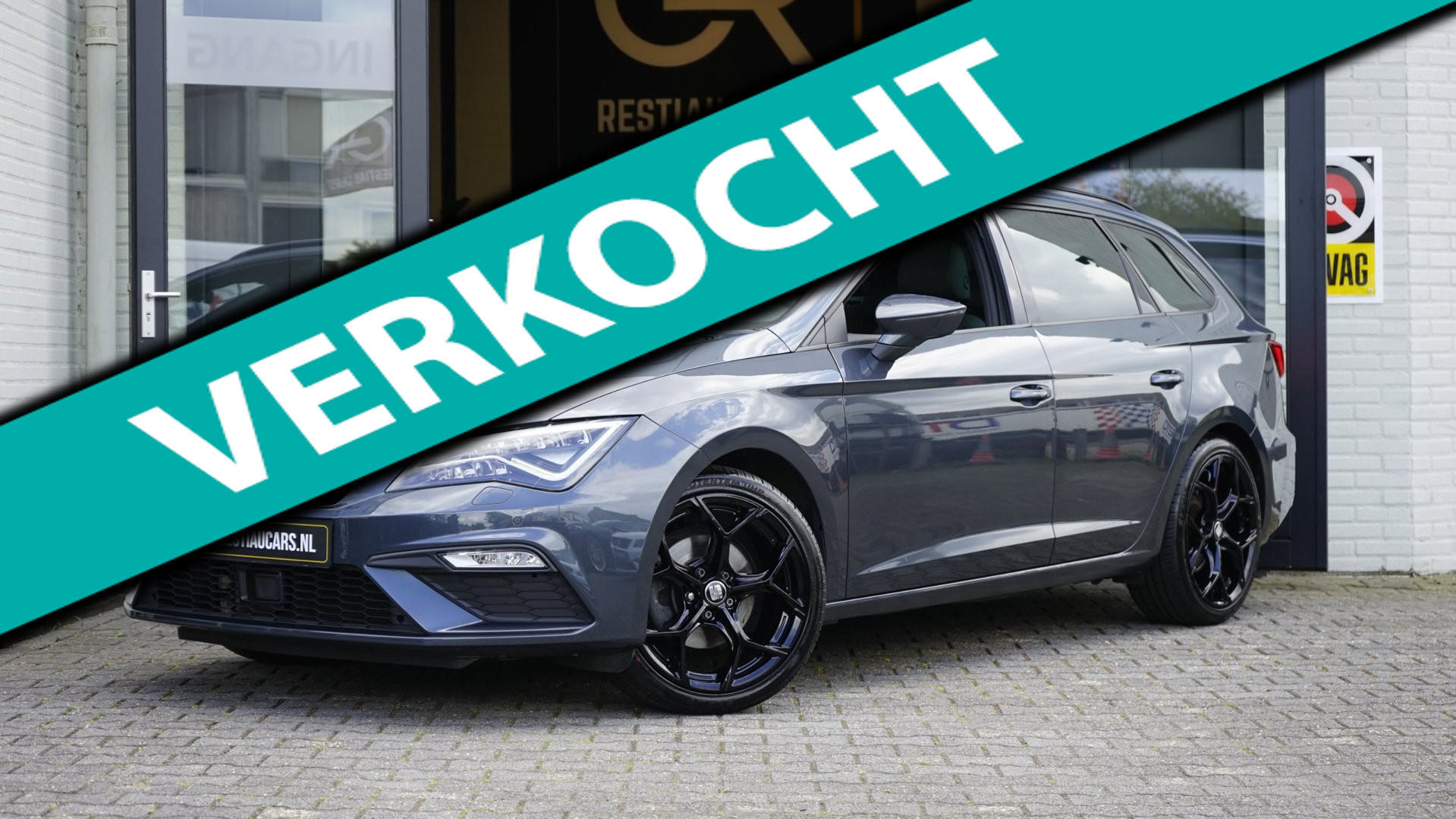 Seat Leon Sportourer ST 1.5 TSI FR Ultimate Black Edition AUTOMAAT-AMBIANCE-ACC-ALCANTARA-BEATS-CAMERA-FULL LED-KEYLESS-PANORAMA- VERKOCHT 2020 - voorkant