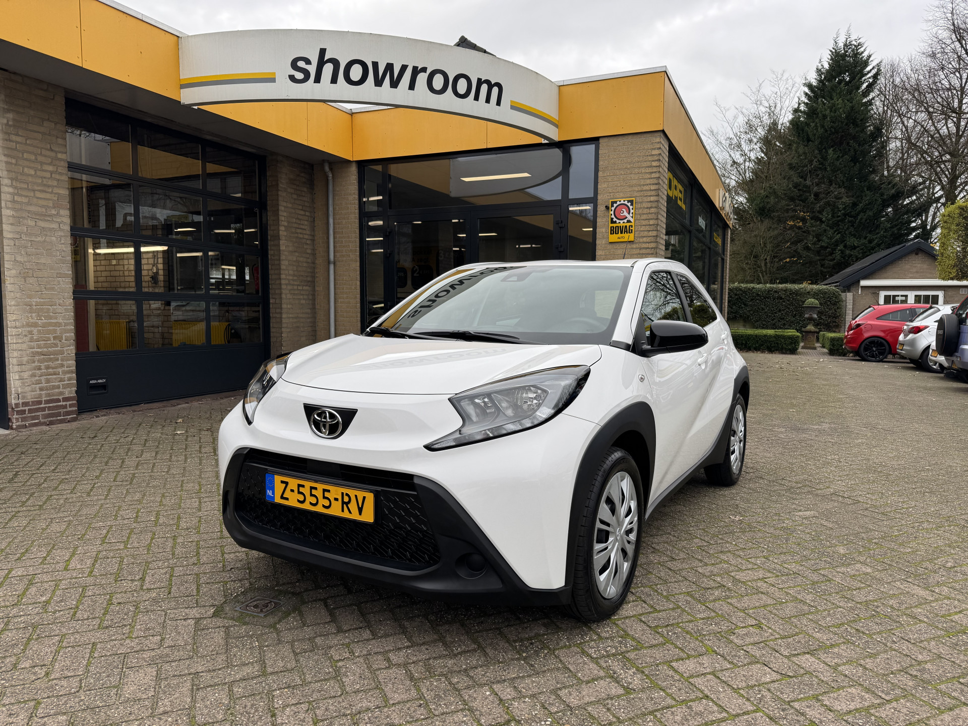 Toyota Aygo X 1.0 VVT-i S-CVT Play Automaat Navi Camera Carplay Adaptive Cruise 2024 - voorkant