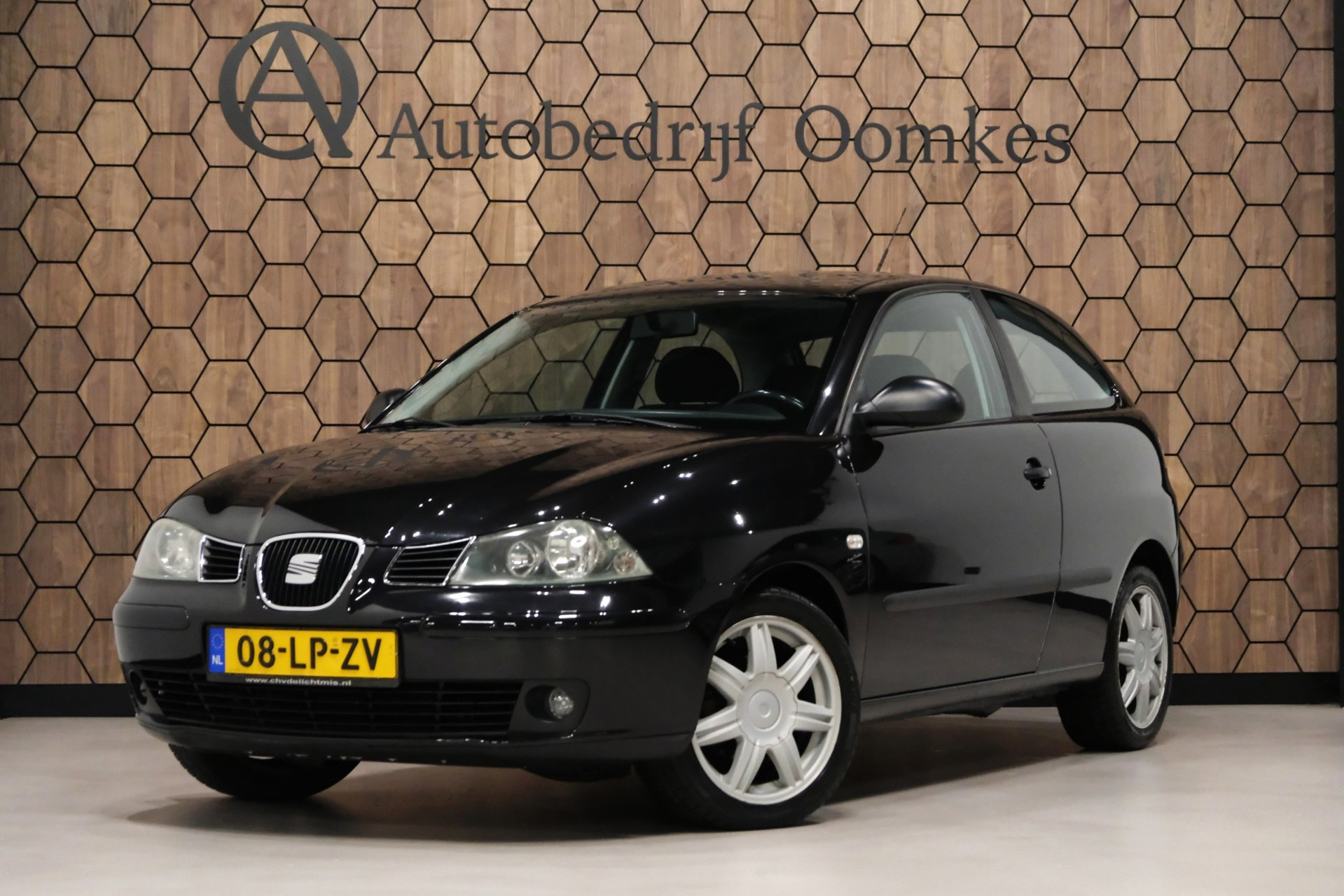 Seat Ibiza 1.4-16V Sport**1e eigenaar**NAP**Airco**Onderhouden**Lichtmetaal velgen** 2003 - voorkant