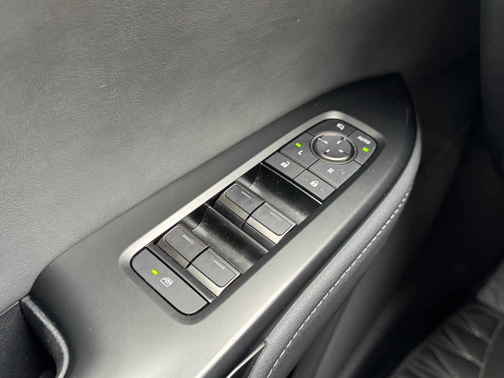 Foto van Lexus Lexus Rz450e