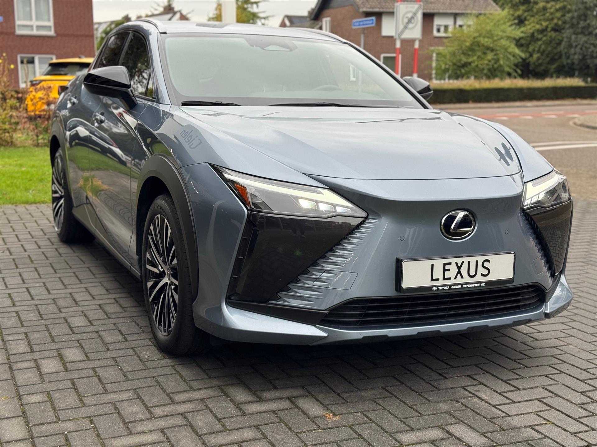 Foto van Lexus Lexus Rz450e