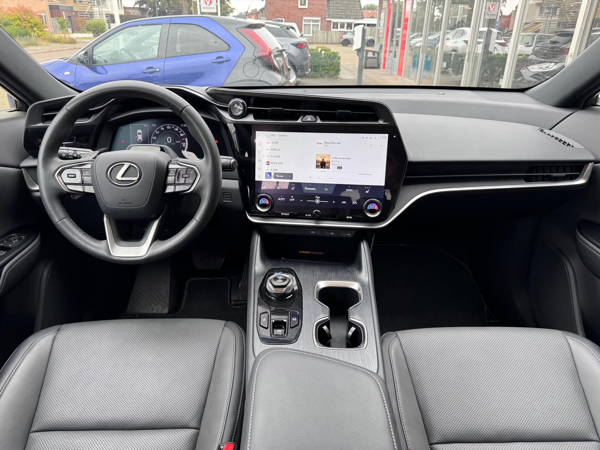 Foto van Lexus Lexus Rz450e