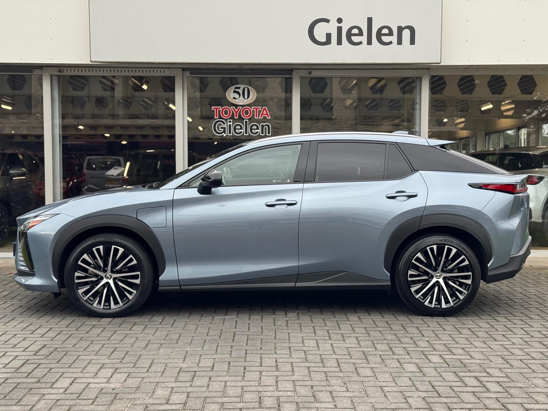 Foto van Lexus Lexus Rz450e
