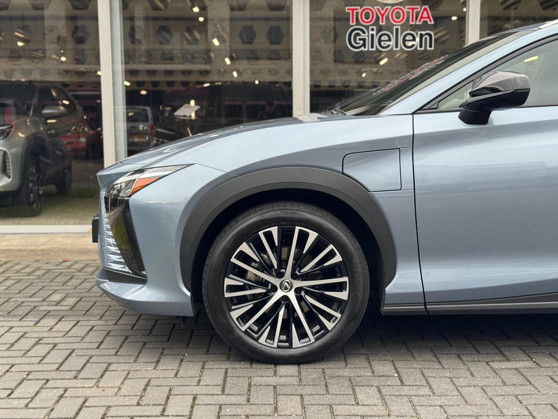 Foto van Lexus Lexus Rz450e