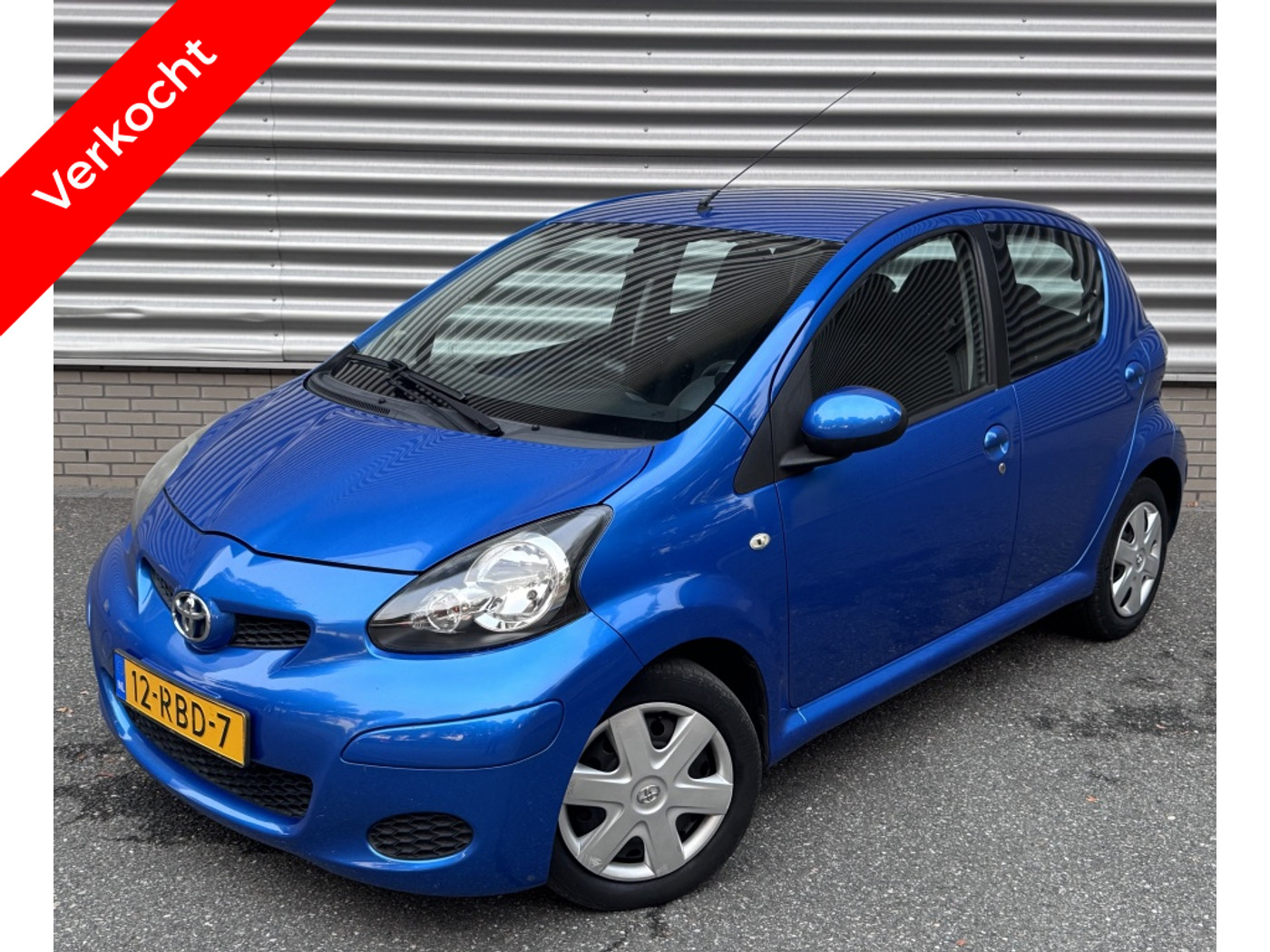 Toyota Toyota Aygo 1.0-12V Navigatie | Airco 2011 - voorkant