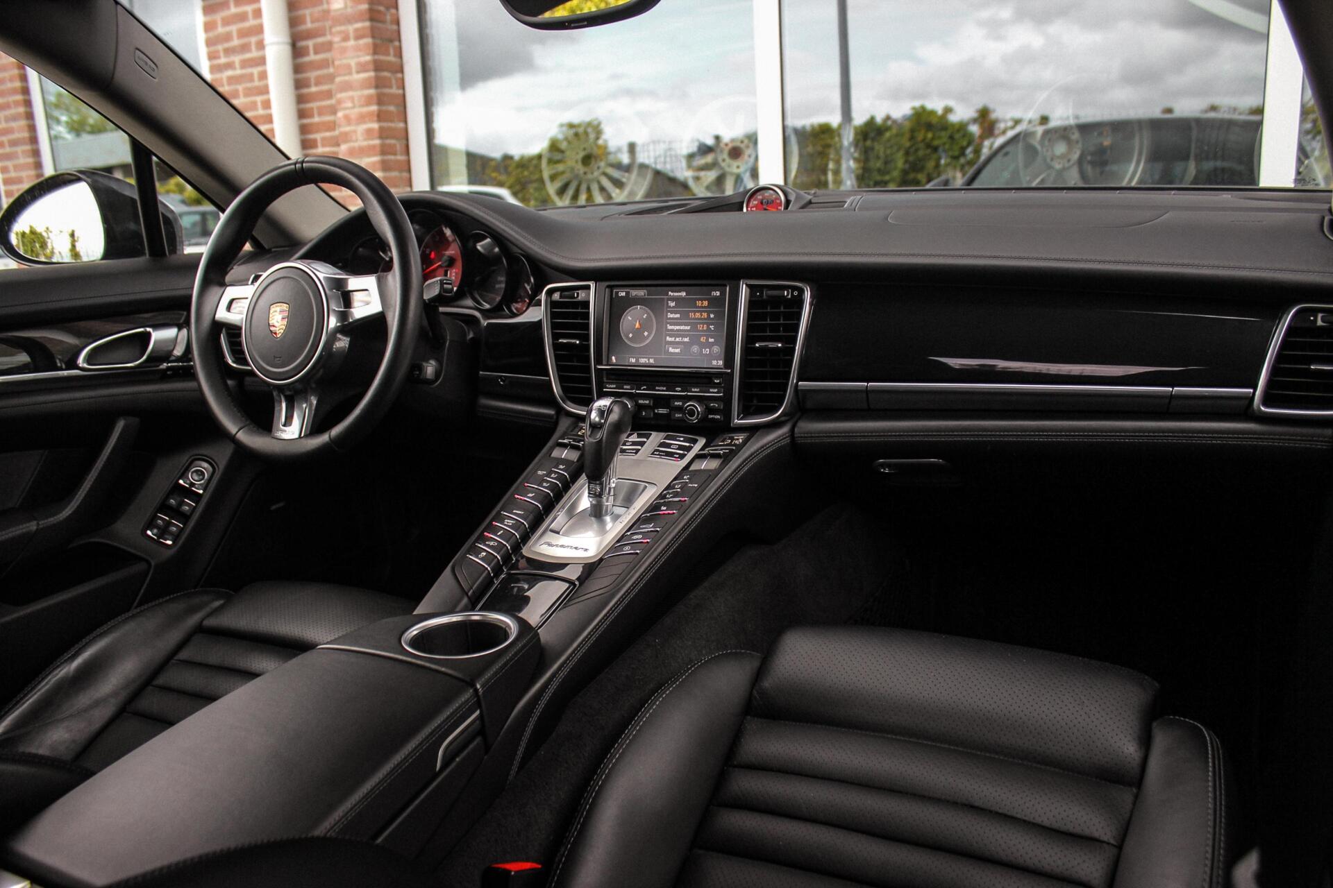 Foto van Porsche Panamera 4