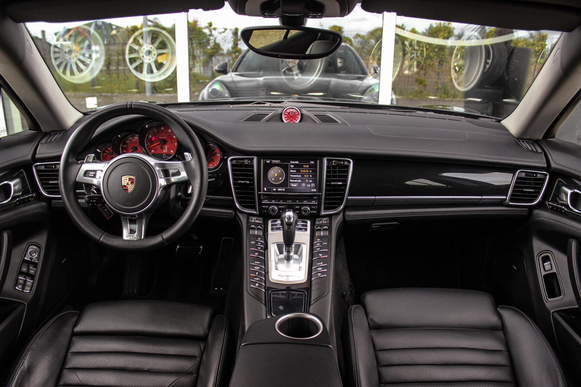 Foto van Porsche Panamera 4