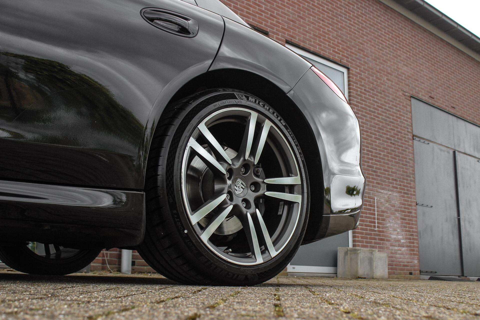 Foto van Porsche Panamera 4