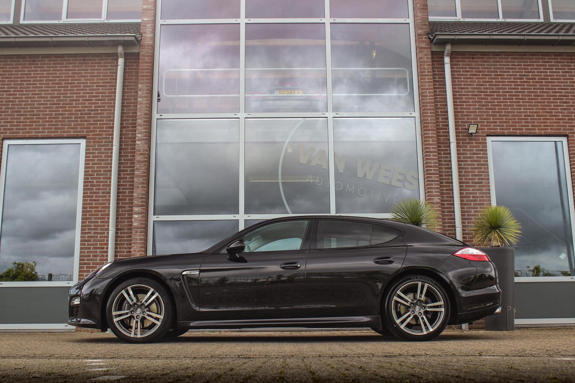 Foto van Porsche Panamera 4