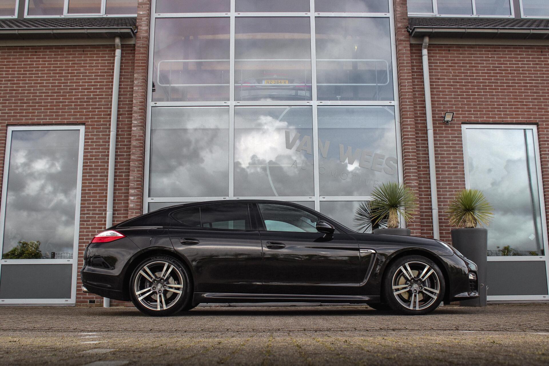 Foto van Porsche Panamera 4