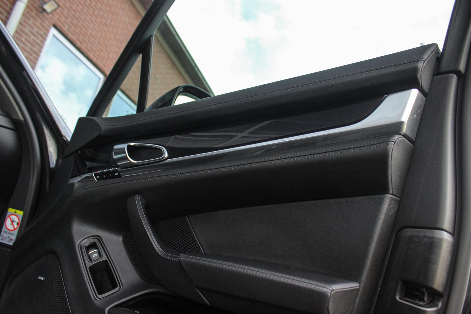 Foto van Porsche Panamera 4
