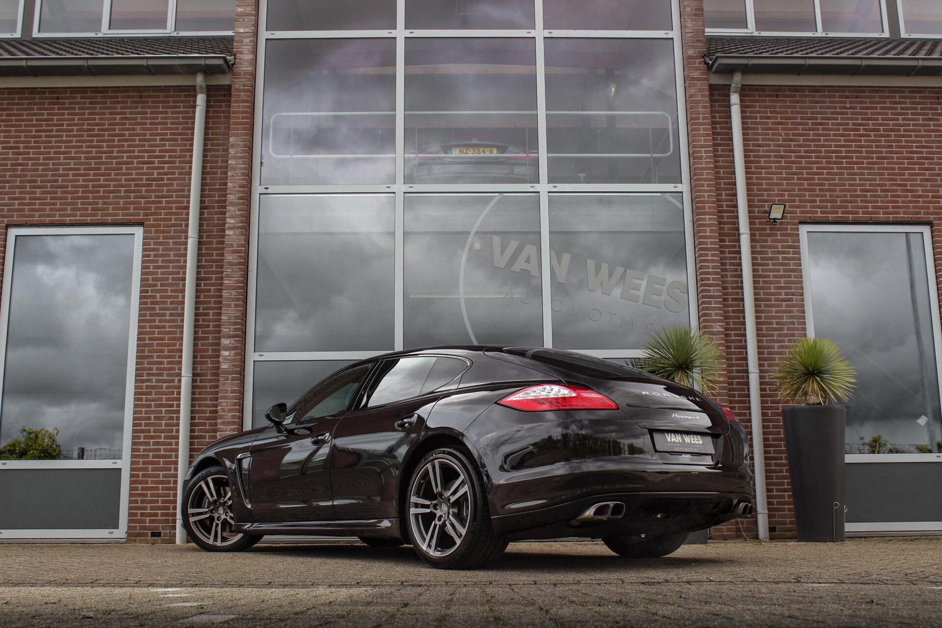 Foto van Porsche Panamera 4