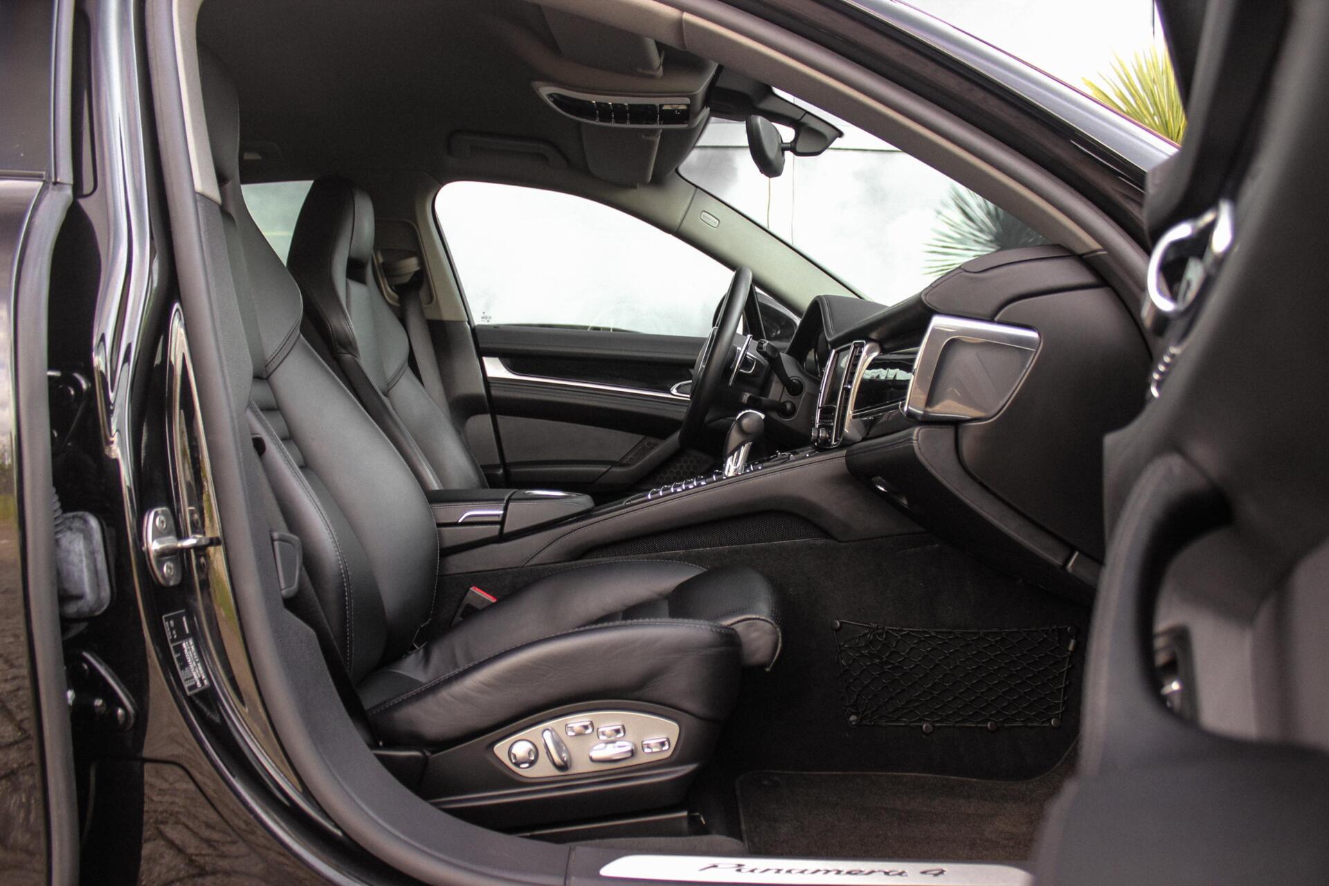 Foto van Porsche Panamera 4