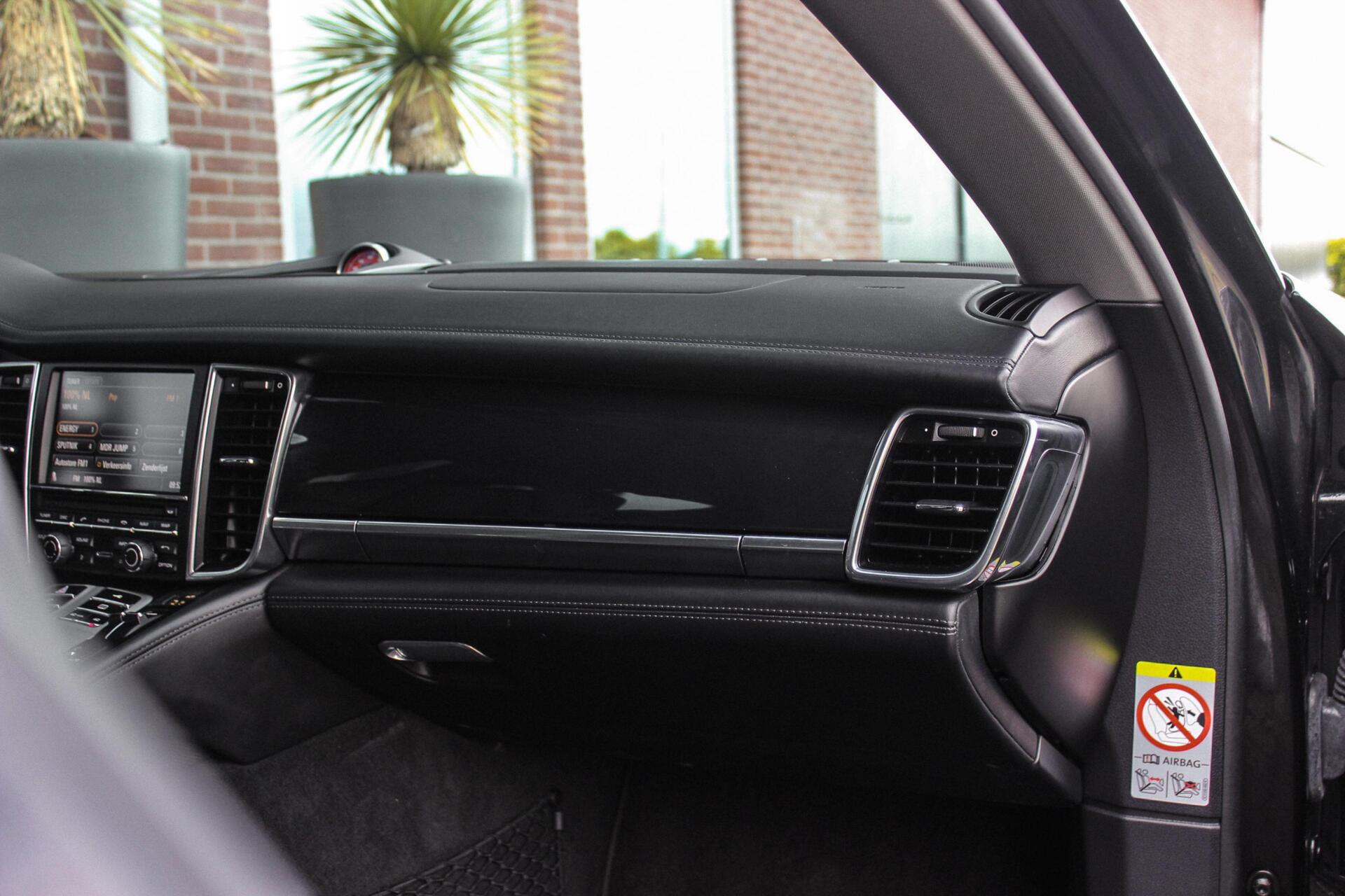 Foto van Porsche Panamera 4