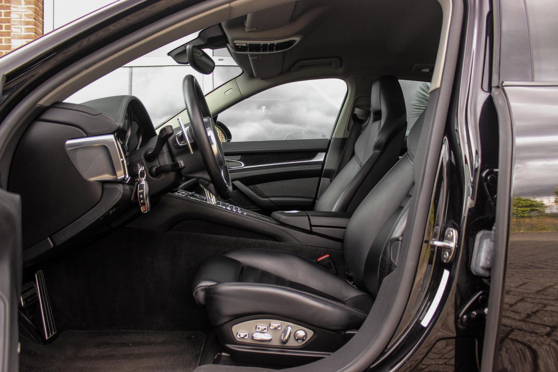 Foto van Porsche Panamera 4
