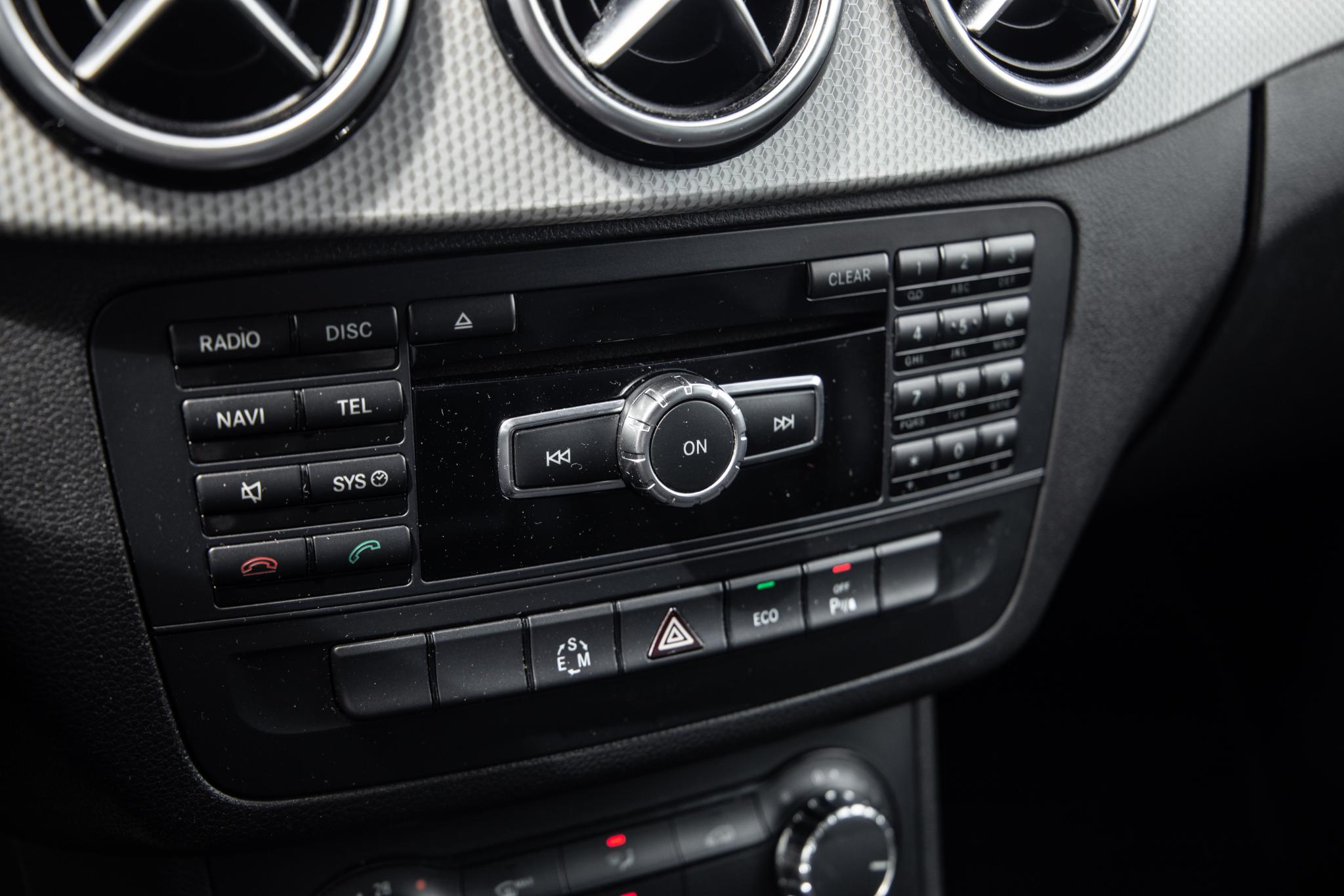 Foto van Mercedes-Benz B 180