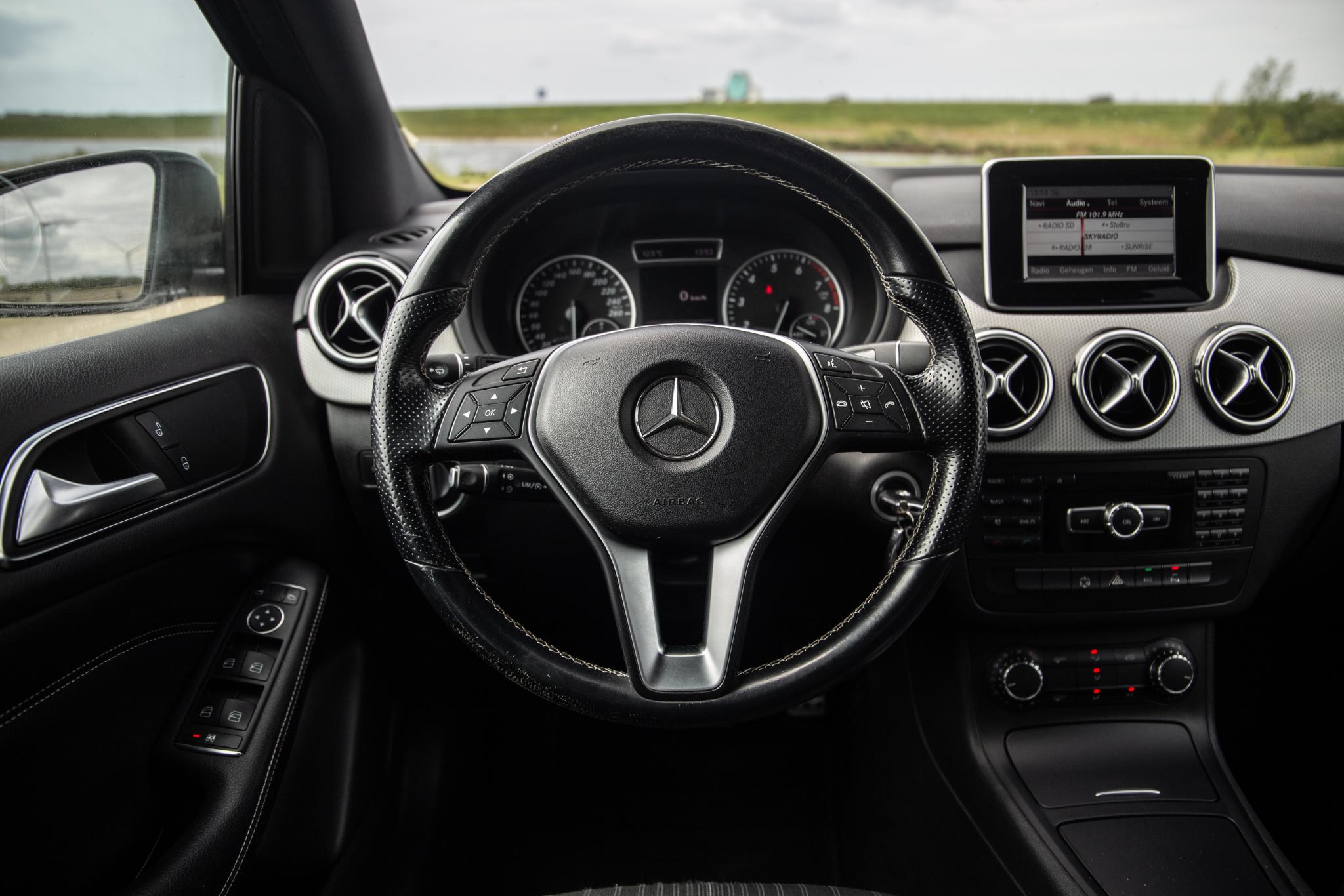 Foto van Mercedes-Benz B 180