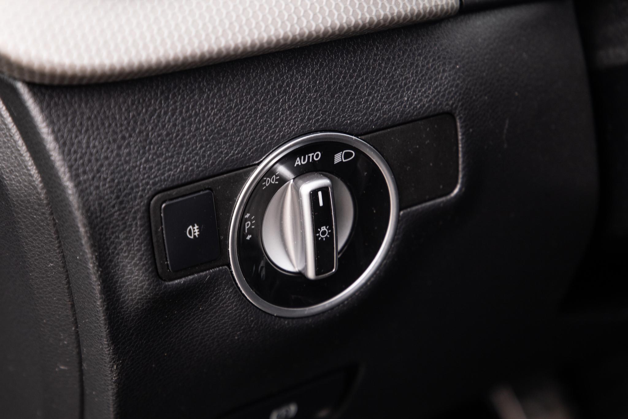 Foto van Mercedes-Benz B 180