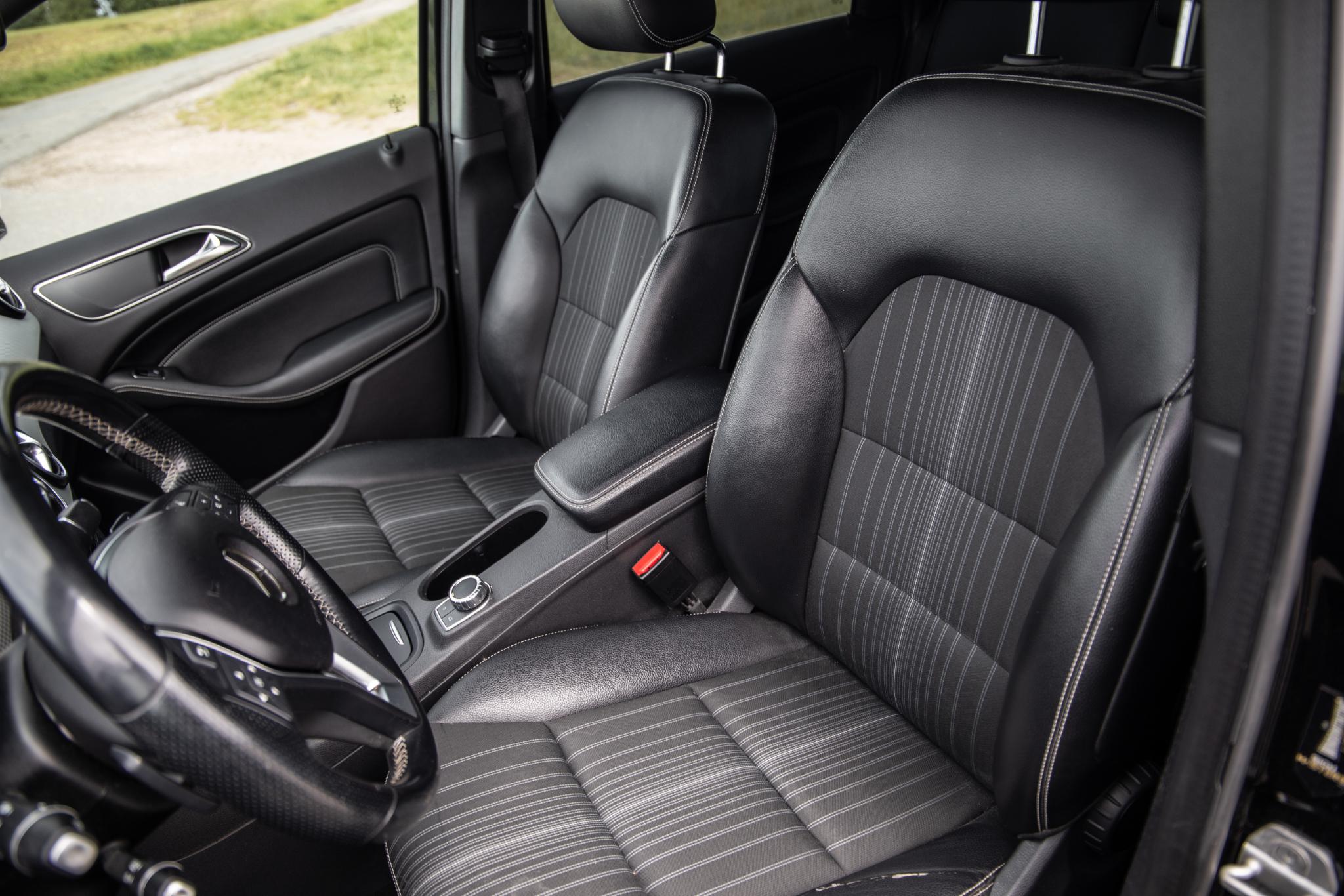 Foto van Mercedes-Benz B 180