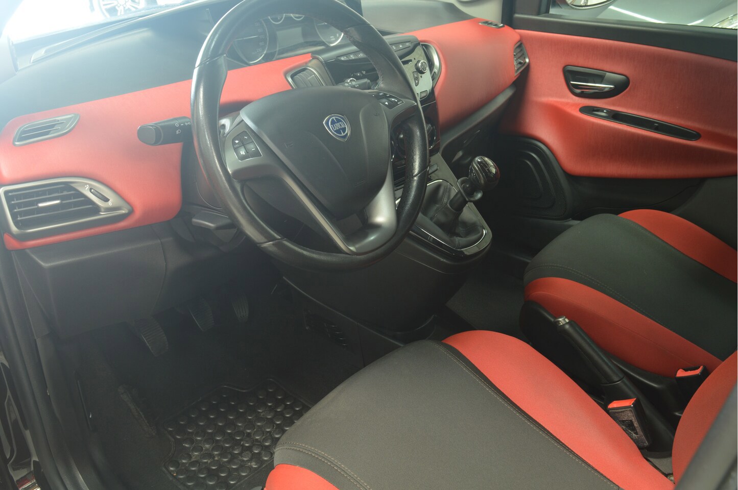Foto van Lancia Ypsilon