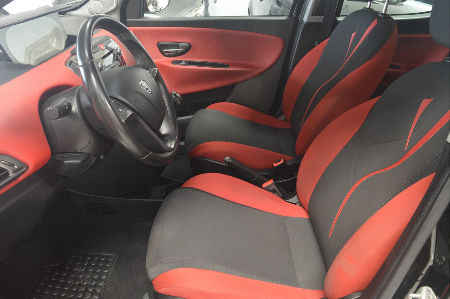 Foto van Lancia Ypsilon