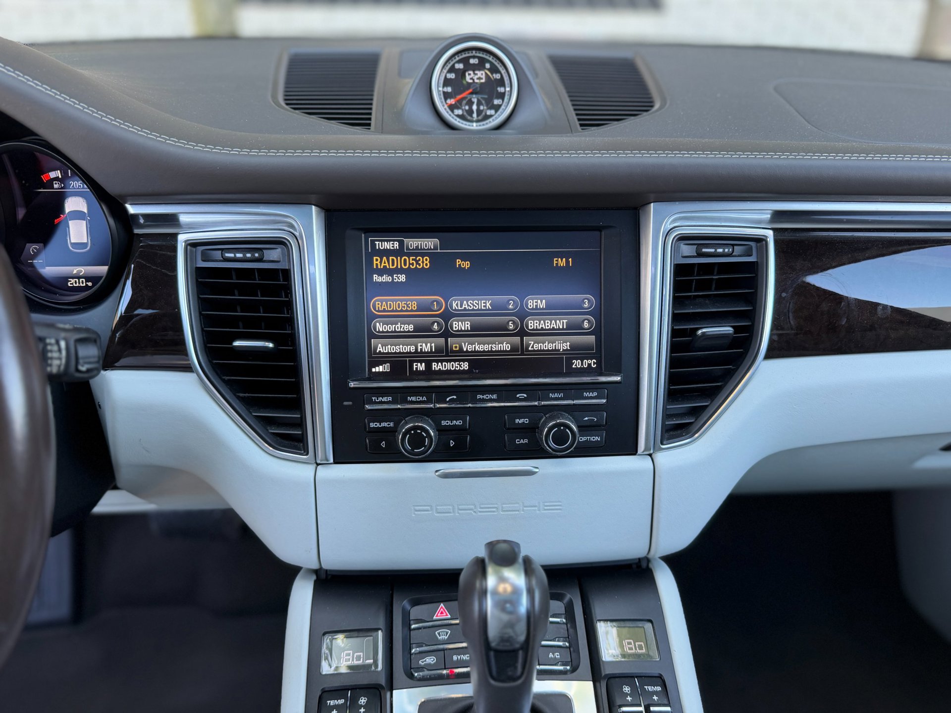 Foto van Porsche Macan Turbo