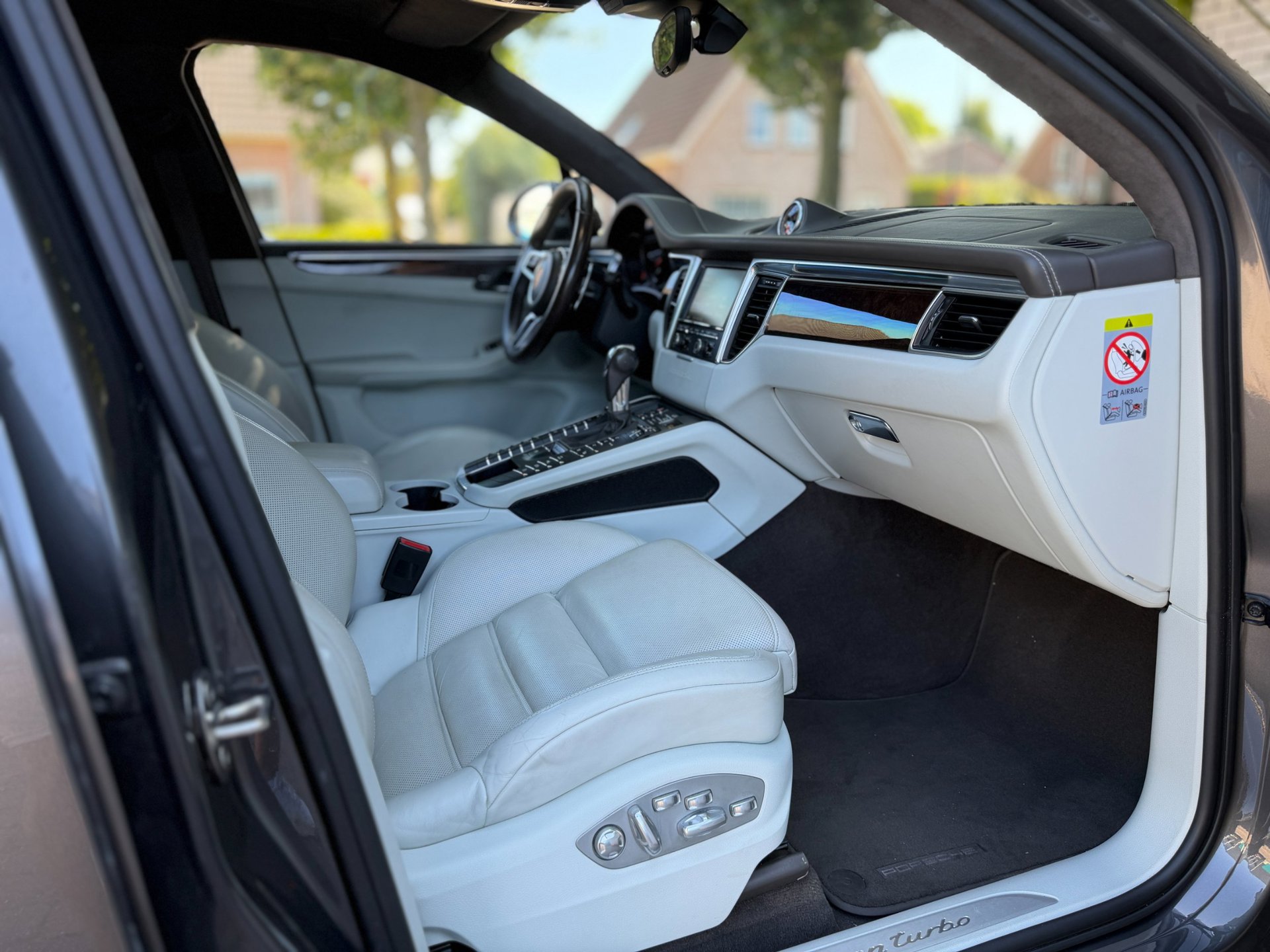 Foto van Porsche Macan Turbo