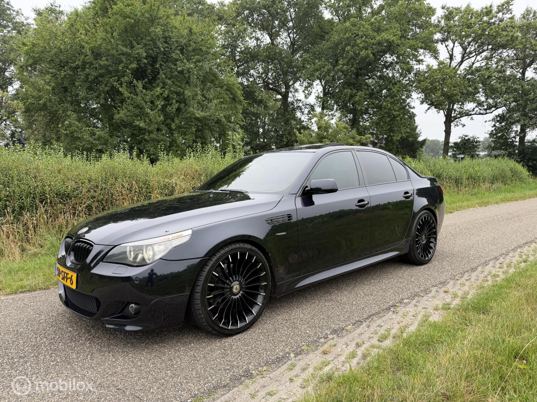 BMW 5er Reihe 530i High Executive M-Pakket Schuifdak Xenon M54 2004 - voorkant