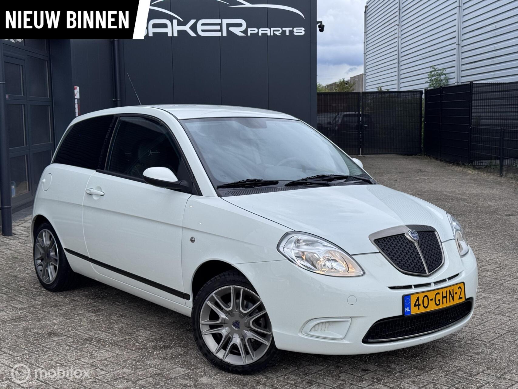 Lancia Lancia Ypsilon 1.4-16V Sport Momo Design ~ Airco ~ Leder ~ 2008 - voorkant