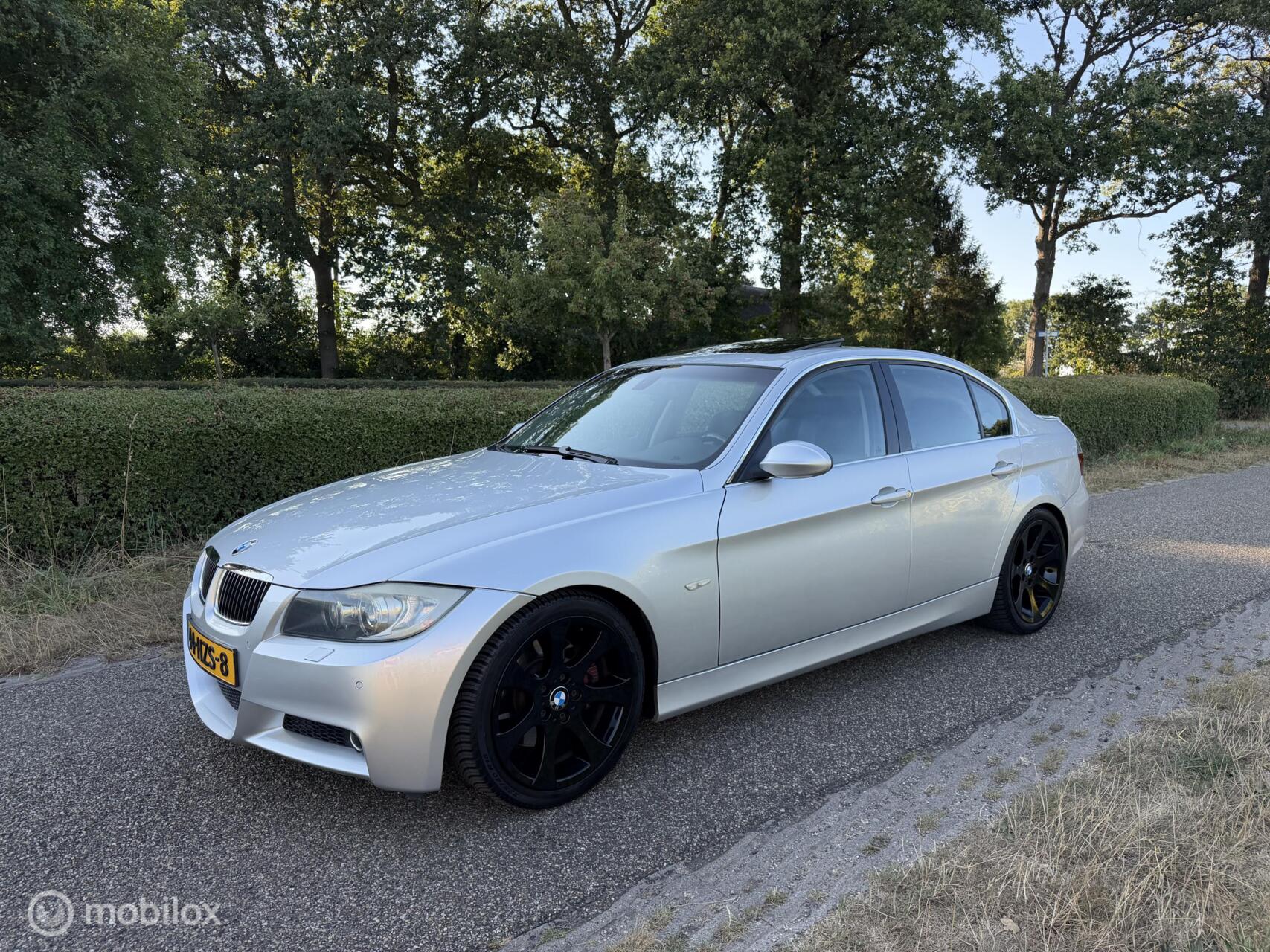 BMW 3er Reihe 330i Dynamic Executive M-Pakket Xenon Schuifdak 2005 - voorkant