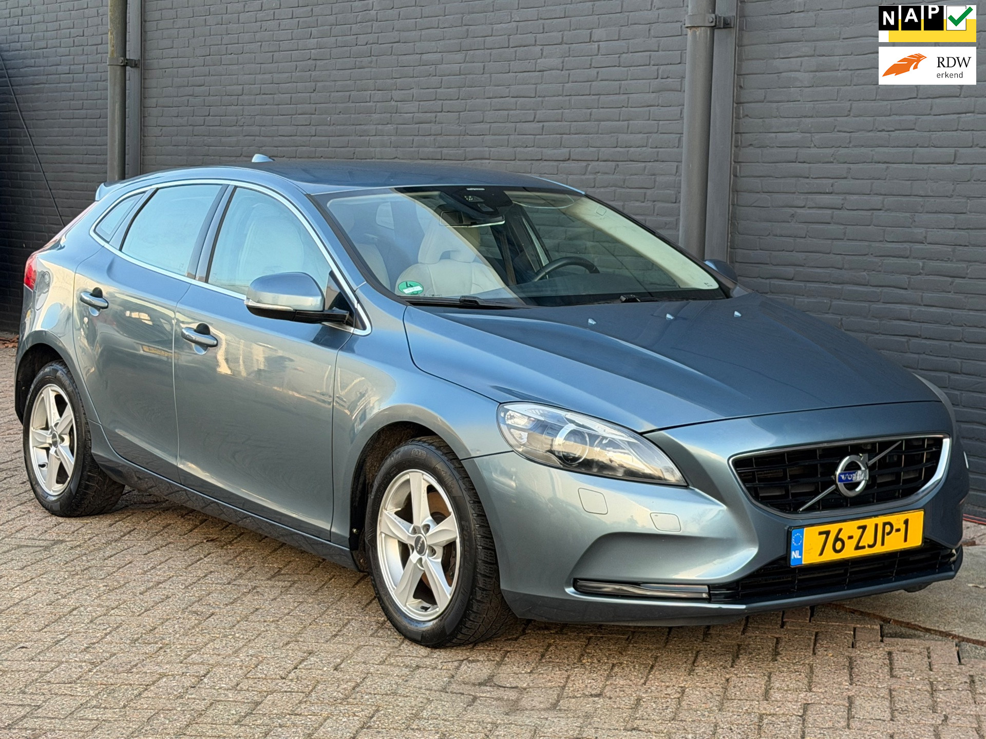 Volvo V40 1.6 T4 Summum MOTOR KAPOT! EX BPM! 2012 - voorkant