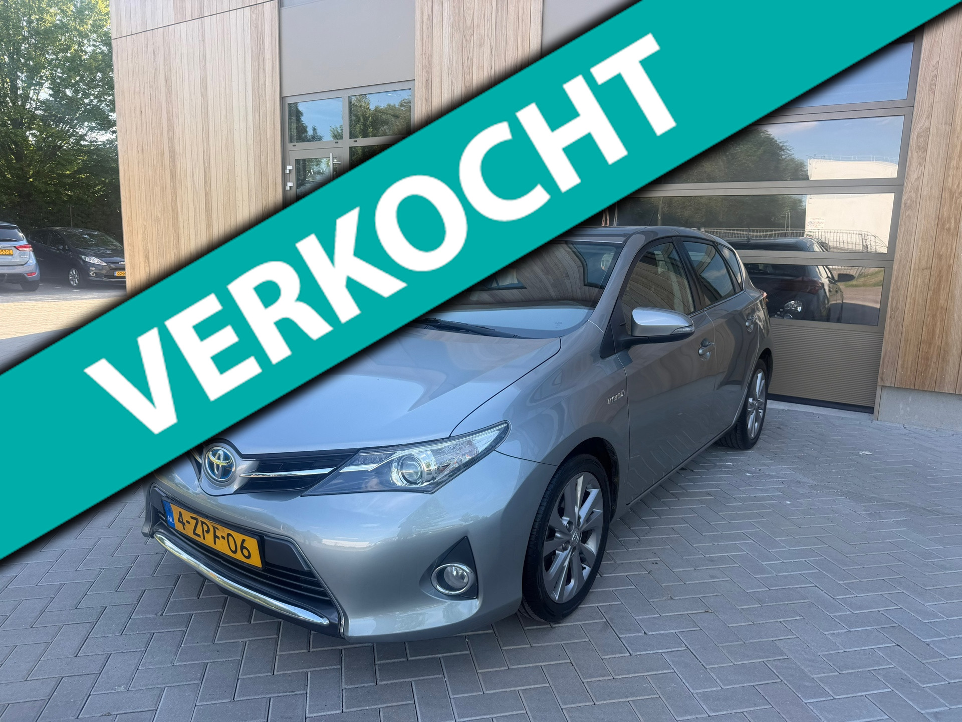 Toyota Toyota Auris 1.8 Hybrid Lease 5DRS| Automaat|Clima|Navi|Achteruitrijcamera|Nieuwe APK 2013 - voorkant