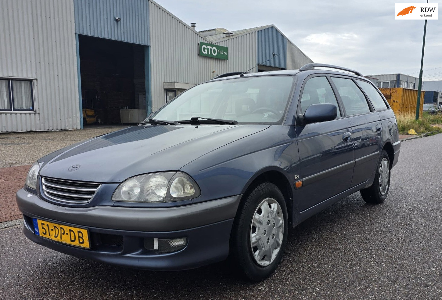 Toyota Toyota Avensis 1.8 Luna Leanburn AIRCO TREKHAAK 3 X SLEUTELS 1999 - voorkant