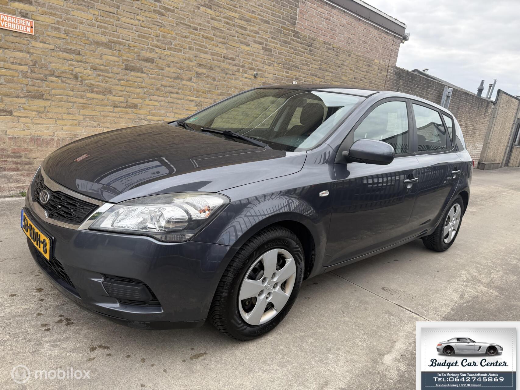 Kia Cee D 1.4 CVVT X-pect 2009 - voorkant