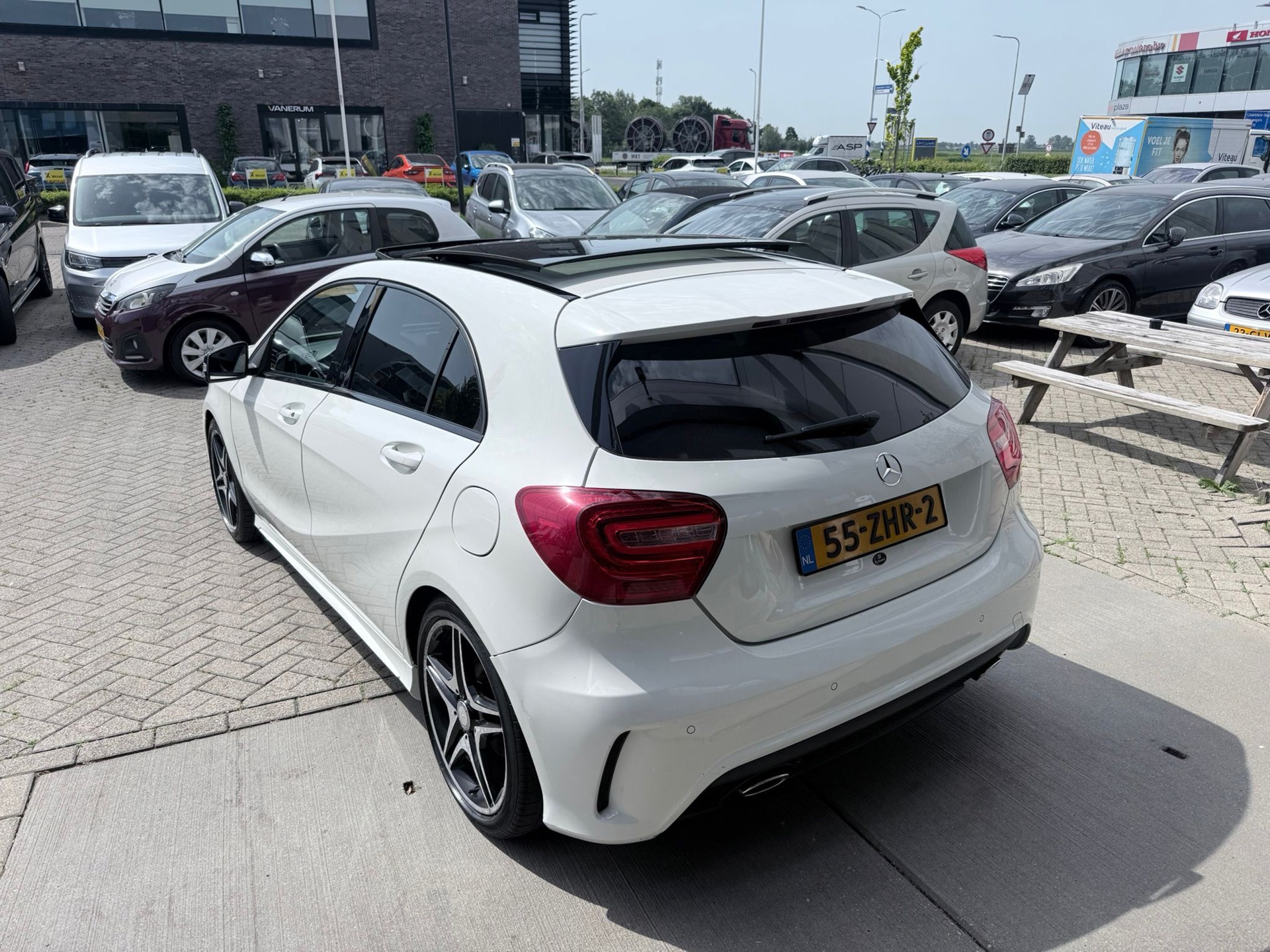 Foto van Mercedes-Benz A 180