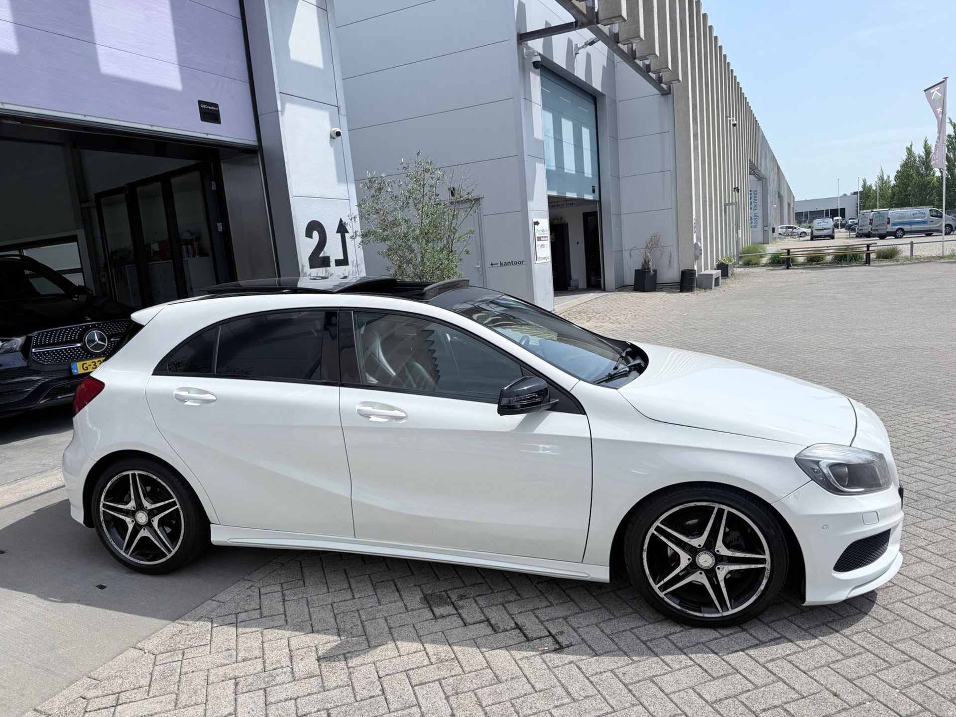 Foto van Mercedes-Benz A 180