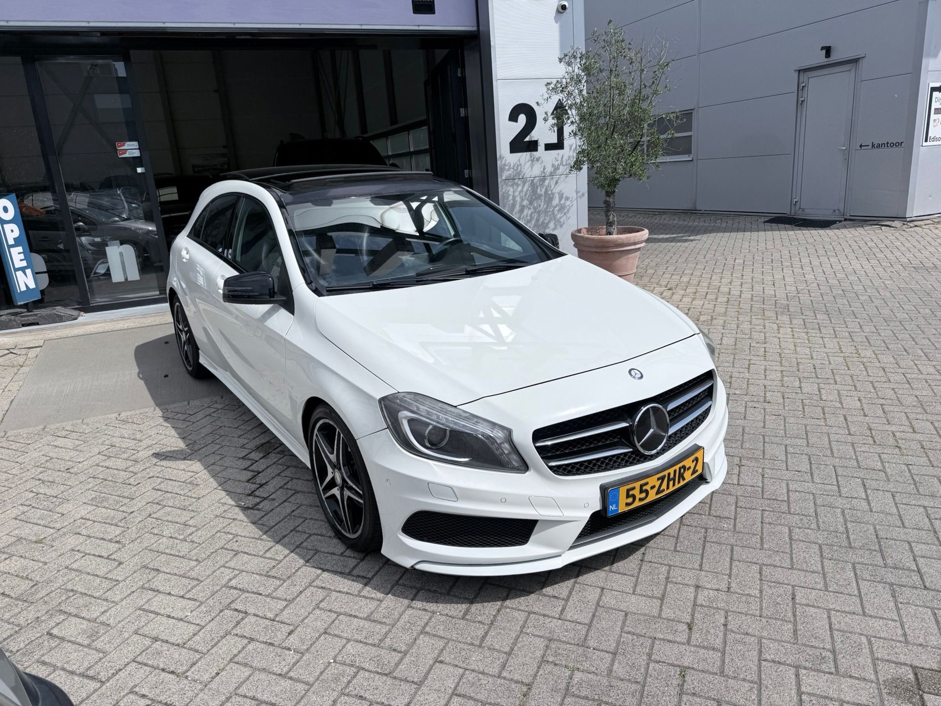Foto van Mercedes-Benz A 180