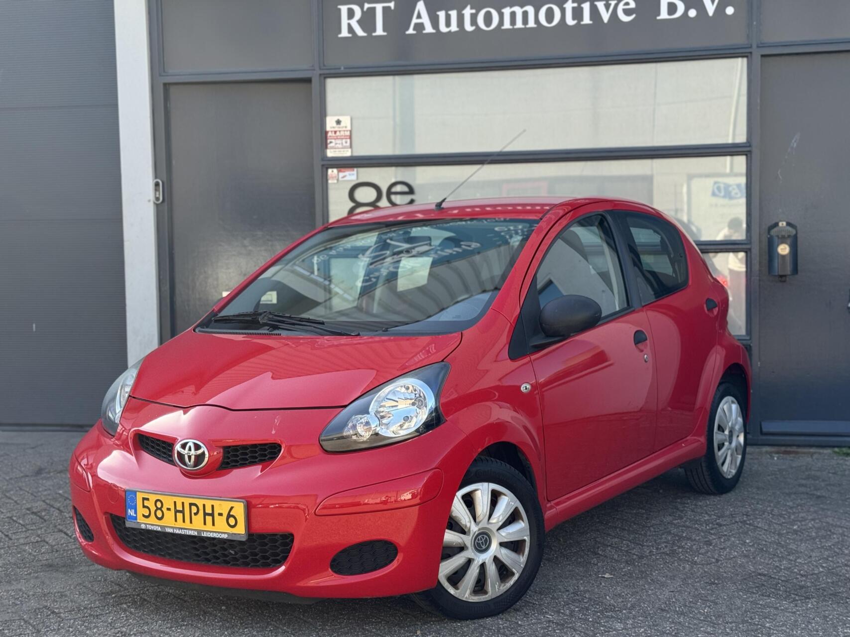 Toyota Toyota Aygo 1.0-12V Comfort Dealer Onderhouden 5drs 2009 - voorkant