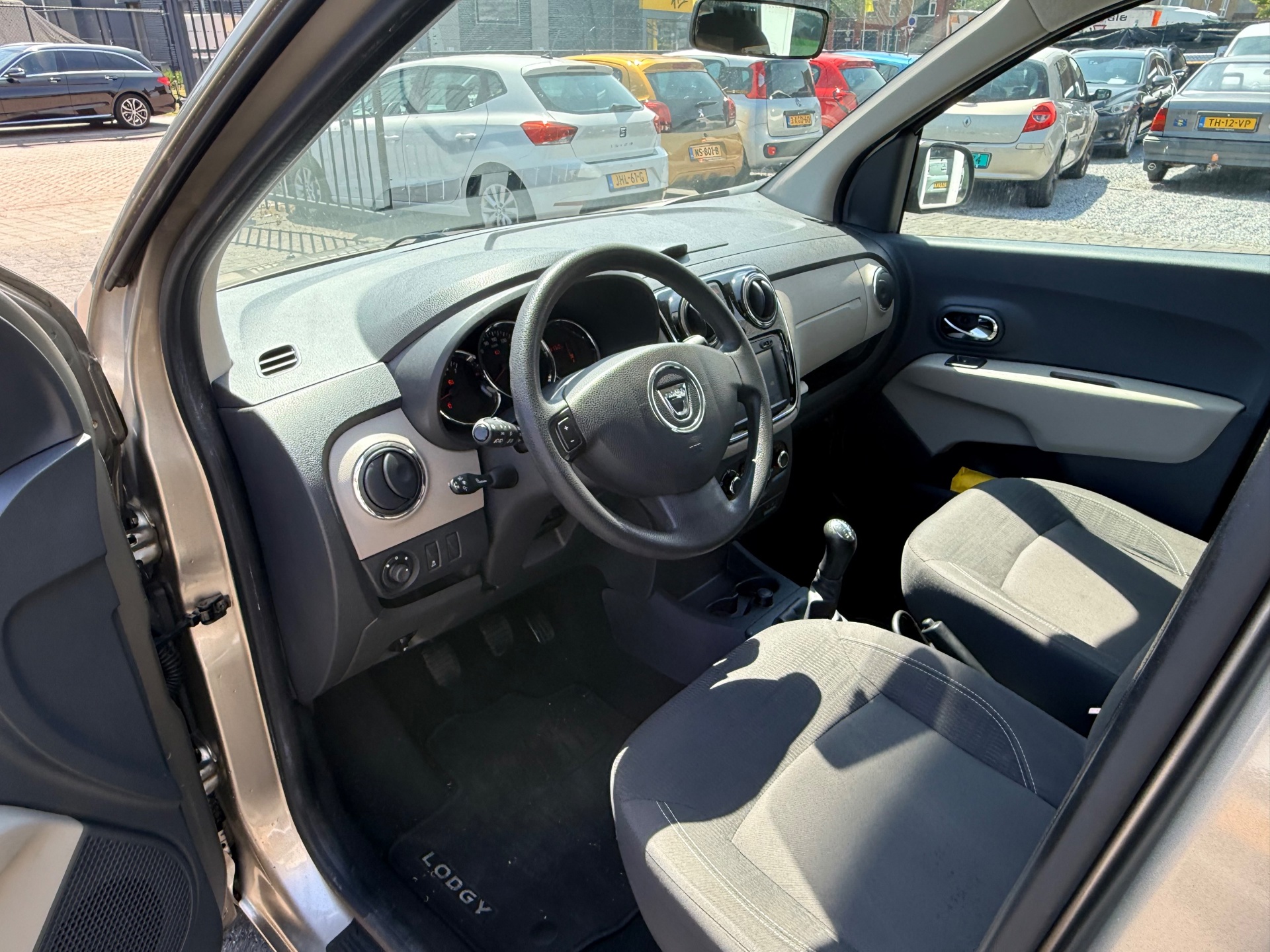 Foto van Dacia Lodgy