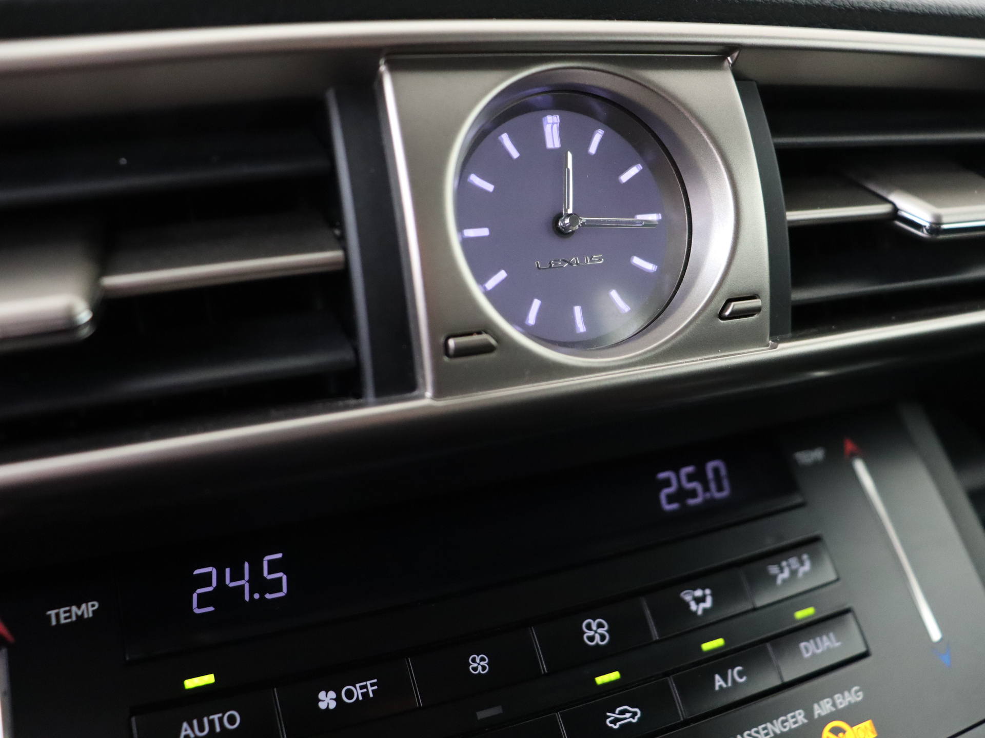Foto van Lexus Lexus Is300h