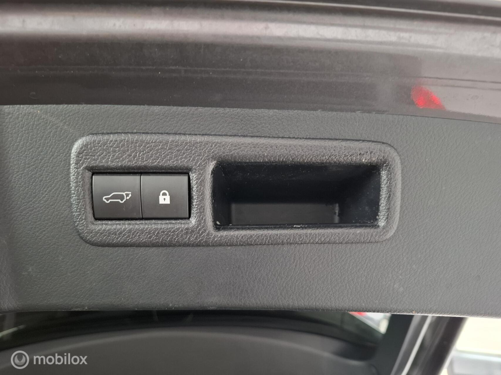 Foto van Lexus Lexus Nx300h