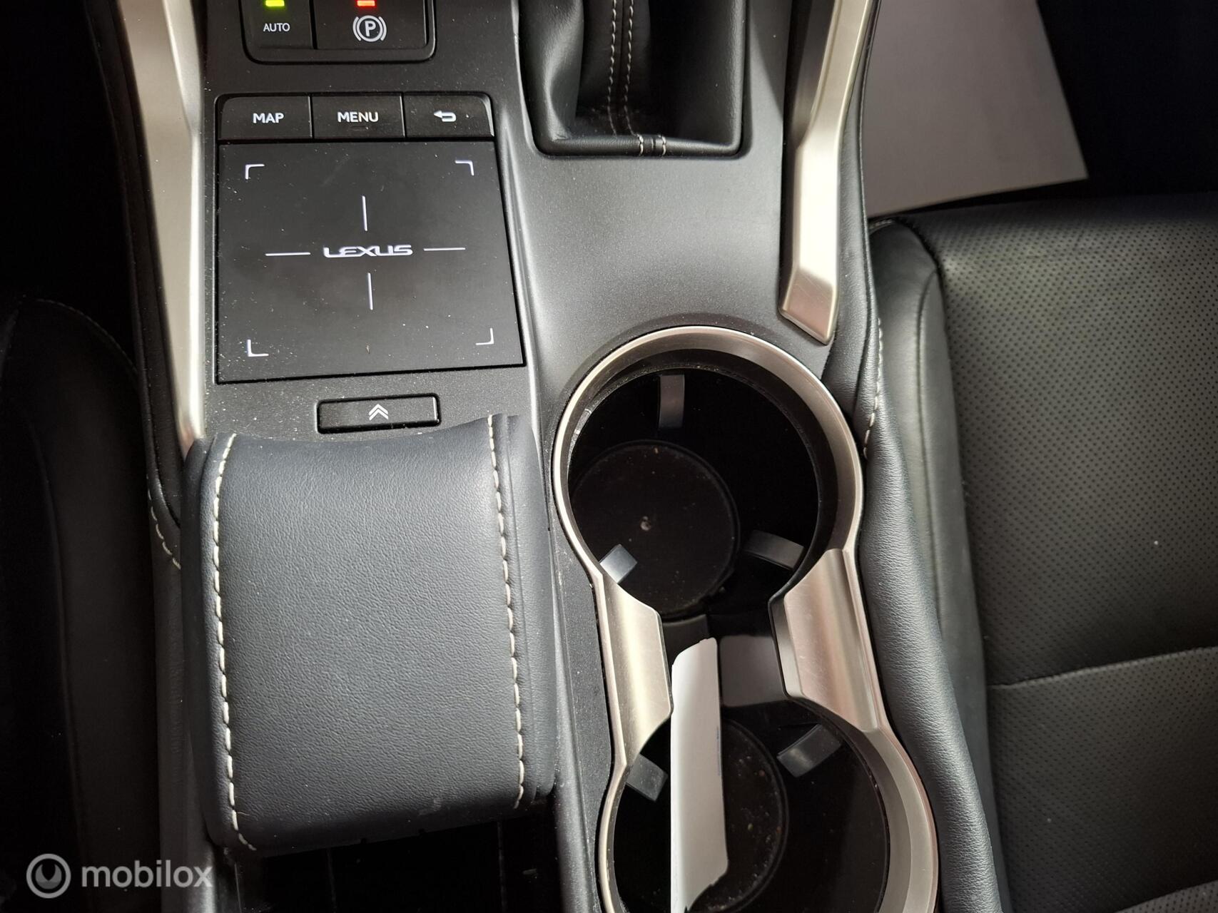 Foto van Lexus Lexus Nx300h
